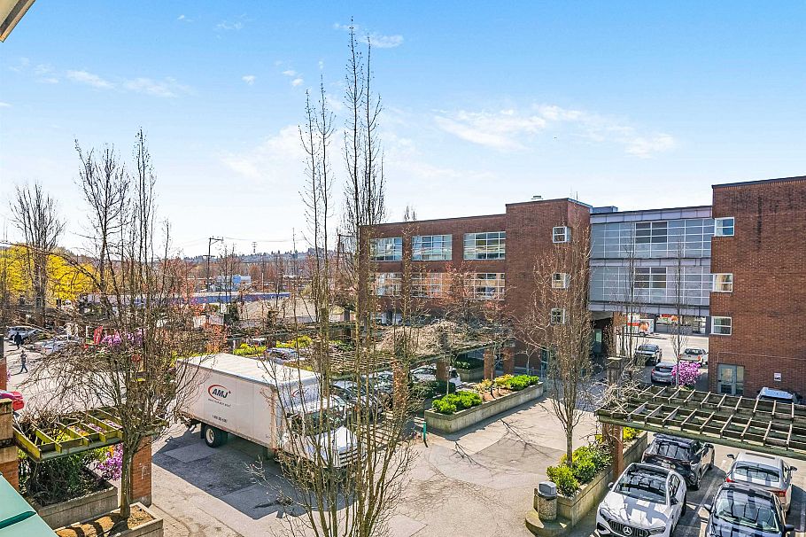 303 223 Mountain Highway North Vancouver, BC - 19