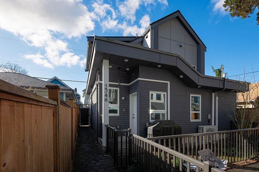 1346 E 11th Avenue Vancouver, BC - 4