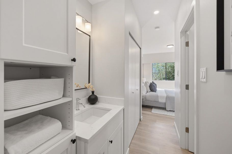 207 1535 Nelson Street Vancouver, BC - 17