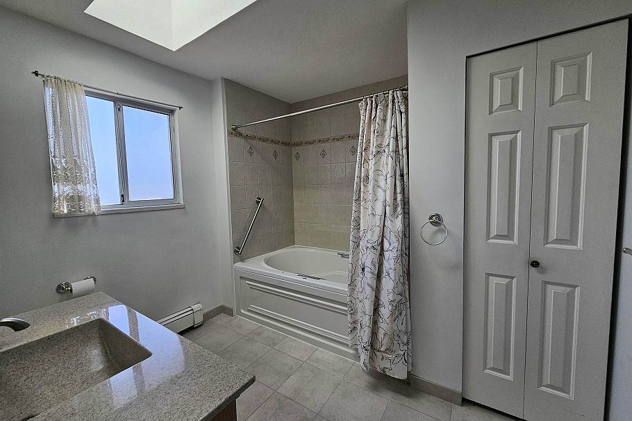 1308 E 62nd Avenue Vancouver, BC - 22