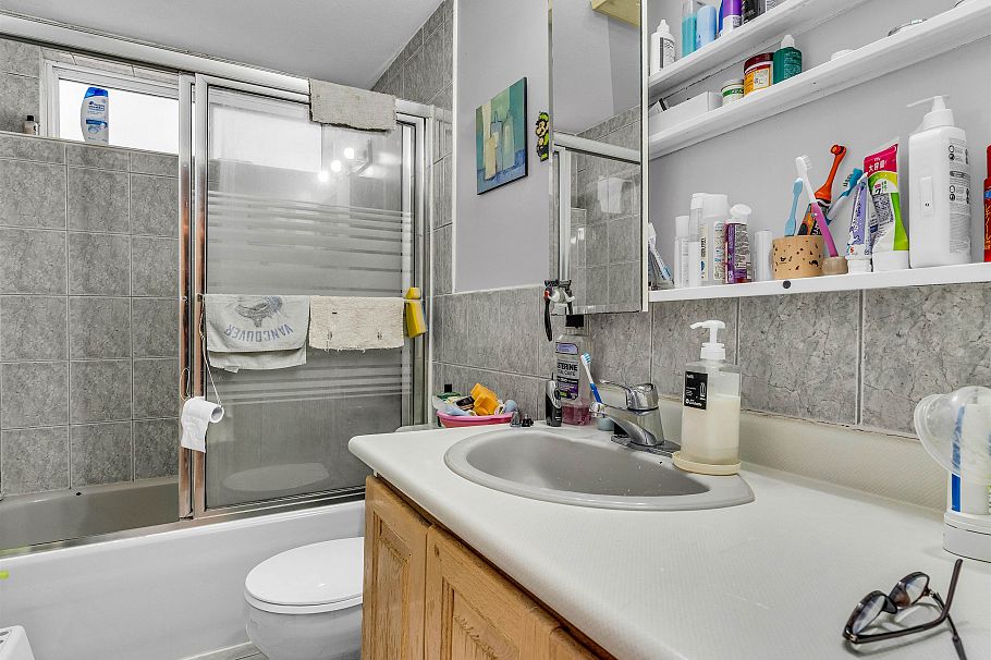 47 E 50th Avenue Vancouver, BC - 29