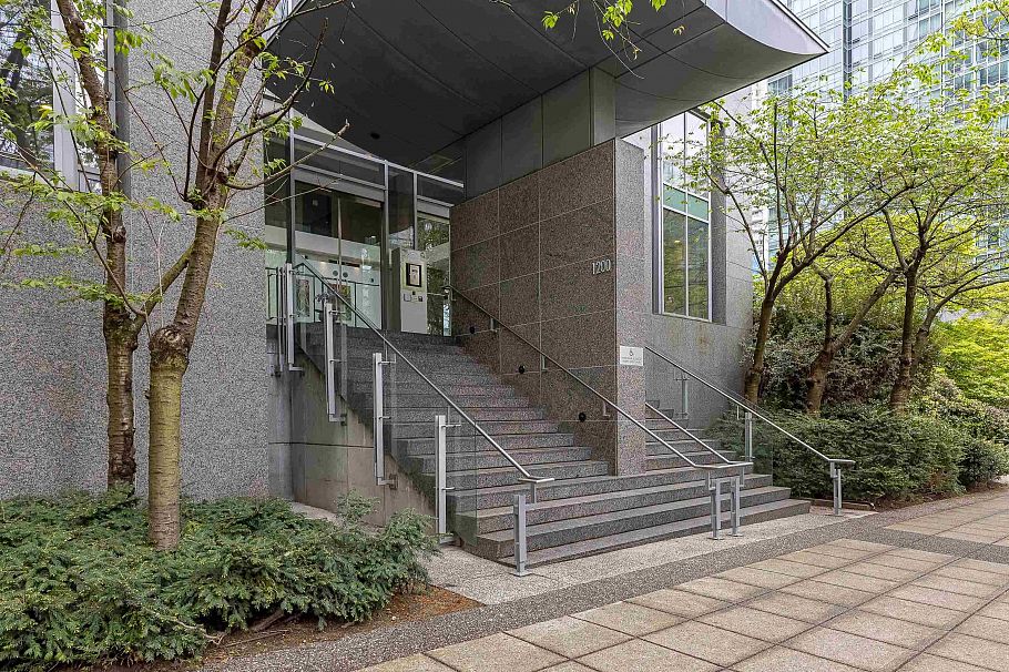 501 1200 W Georgia Street Vancouver, BC - 5