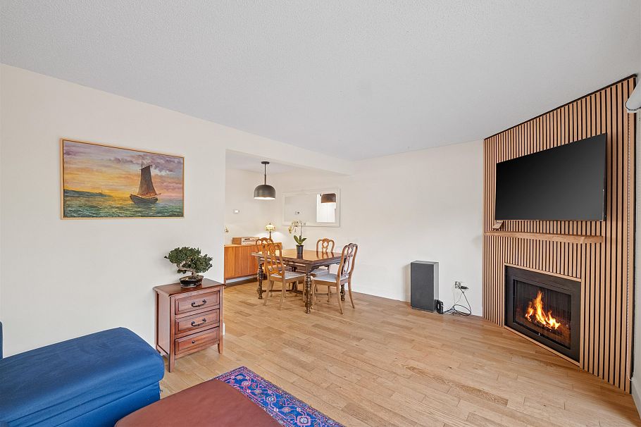 81 1930 Cedar Village Crescent North Vancouver, BC - 6