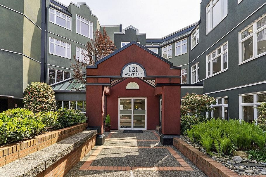 419 121 W 29th Street North Vancouver, BC - 1