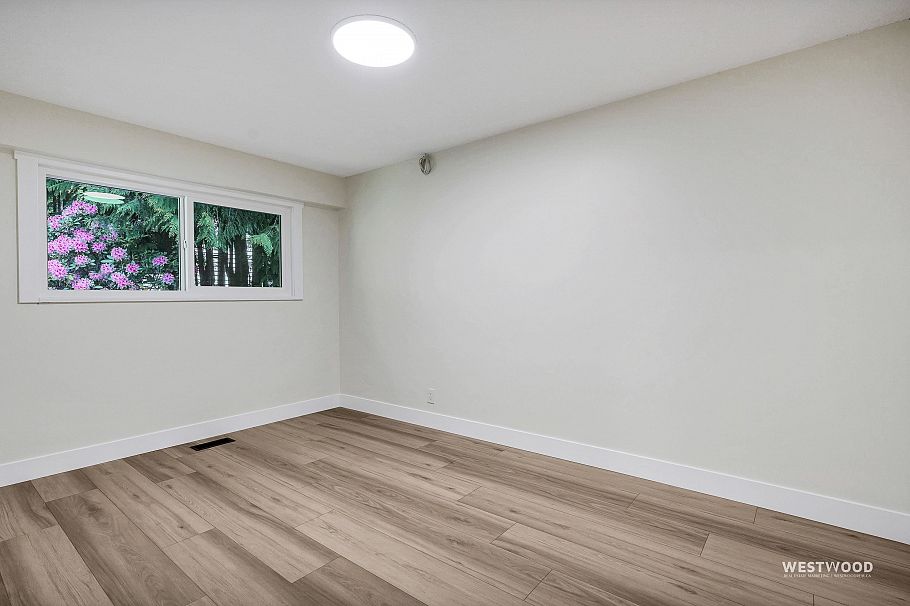 1422 Kilmer Road North Vancouver, BC - 26