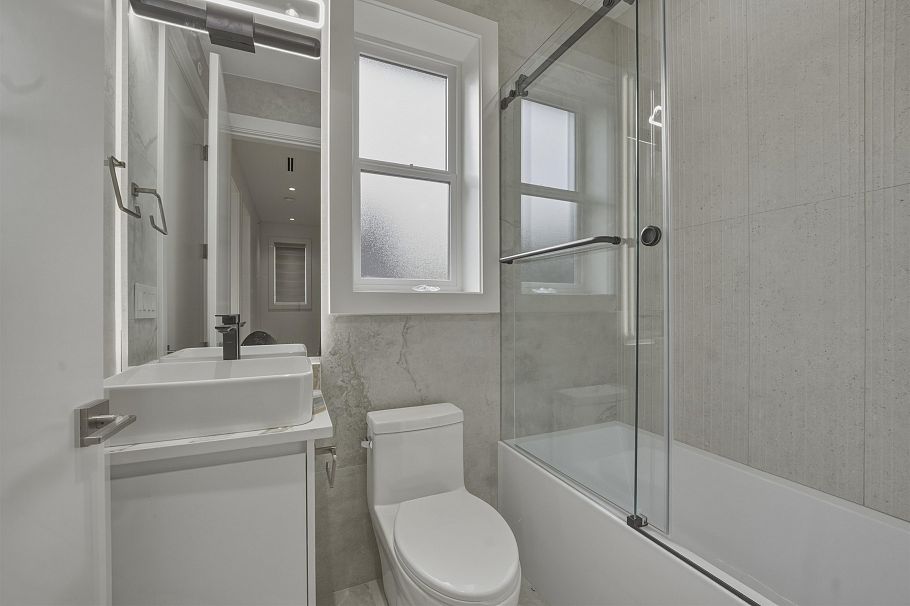 3116 W 42nd Avenue Vancouver, BC - 22