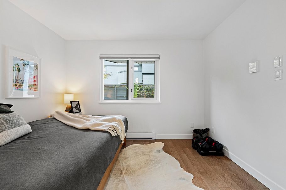 1314 W 7th Avenue Vancouver, BC - 20