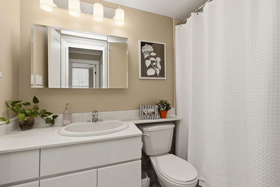 704 114 W Keith Road North Vancouver, BC - 19