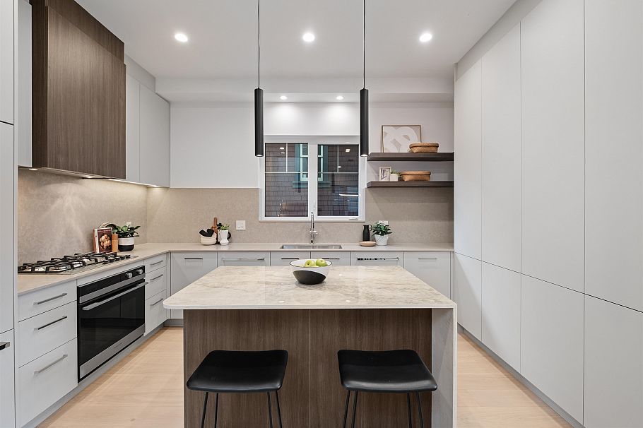 2238 E 5th Avenue Vancouver, BC - 9