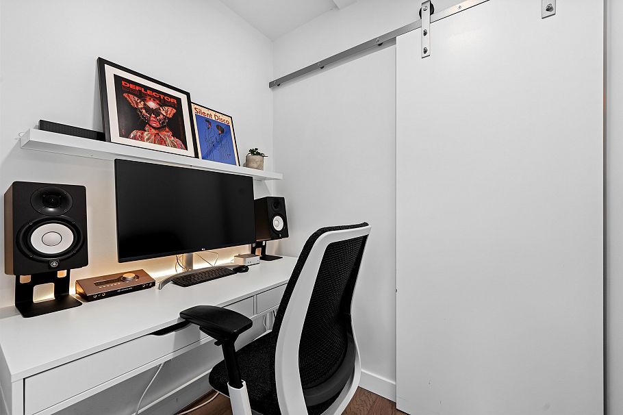 1314 W 7th Avenue Vancouver, BC - 22