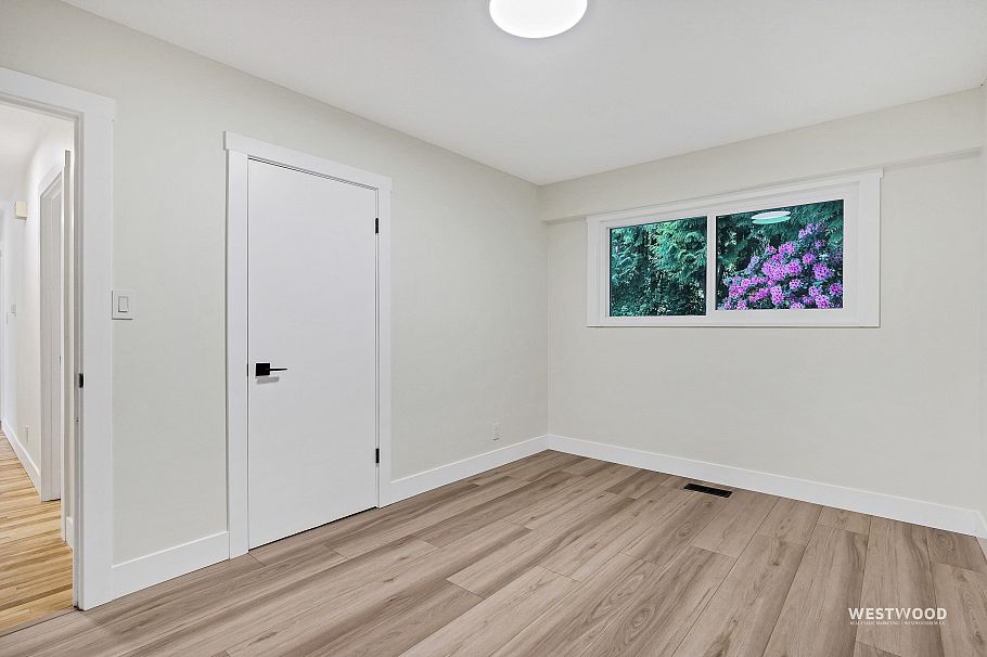 1422 Kilmer Road North Vancouver, BC - 27