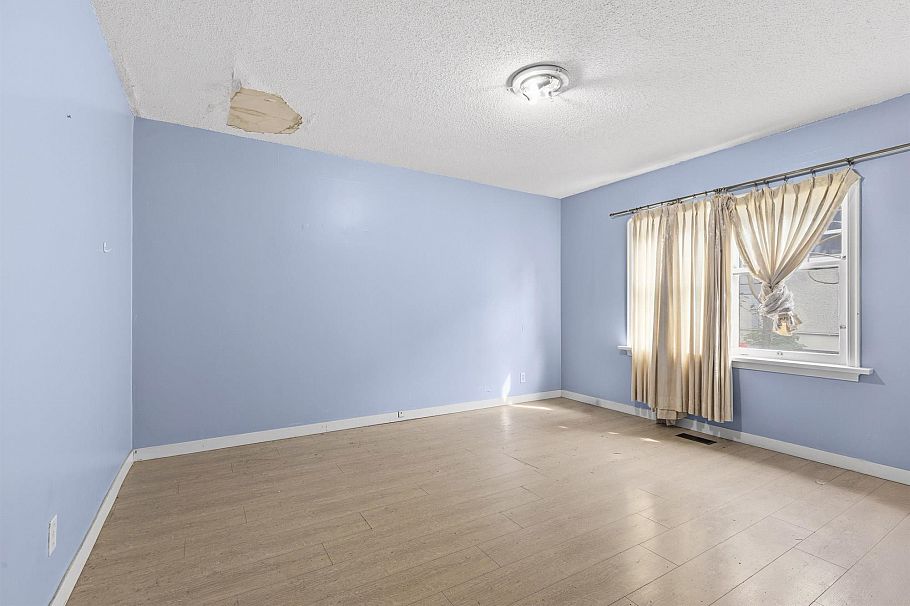 1479 W 57th Avenue Vancouver, BC - 11