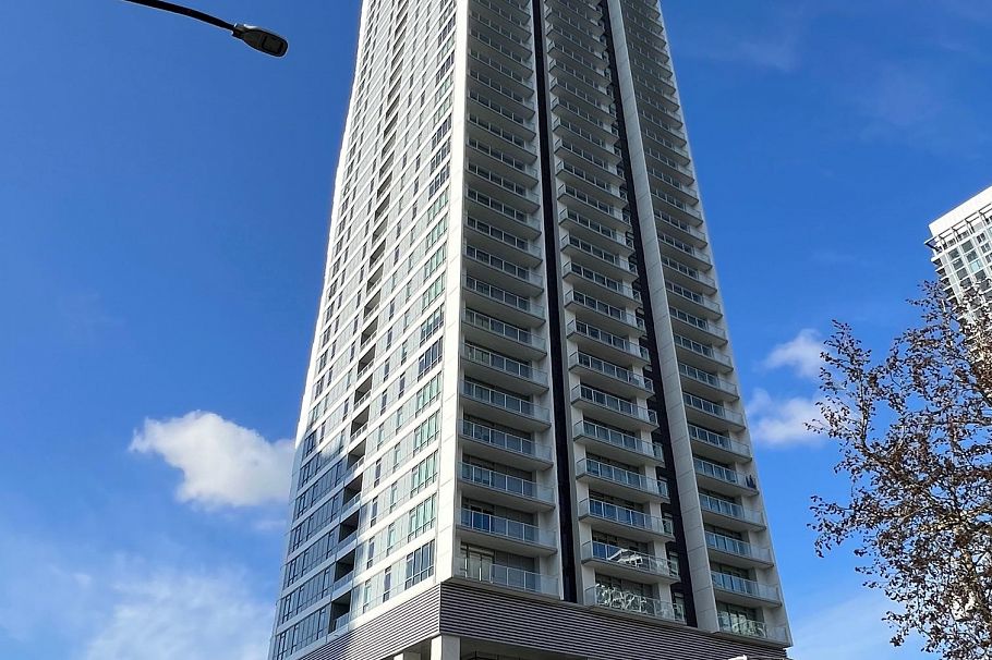 1401 6087 Wilson Avenue Burnaby, BC - 2