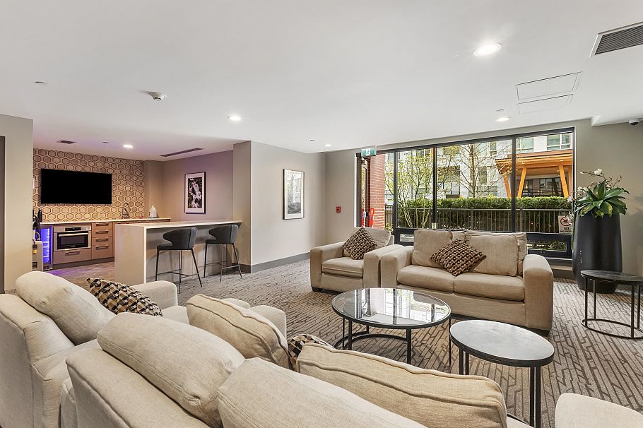 418 2651 Library Lane North Vancouver, BC - 27