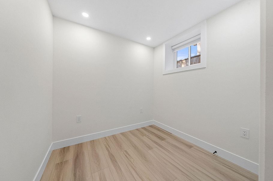4318 Nanaimo Street Vancouver, BC - 38