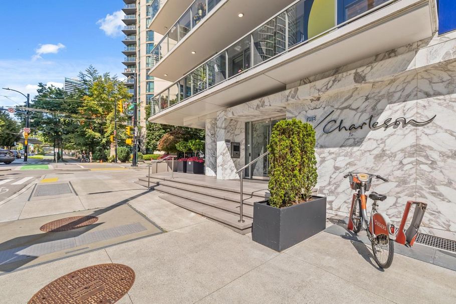 201 499 Pacific Street Vancouver, BC - 3