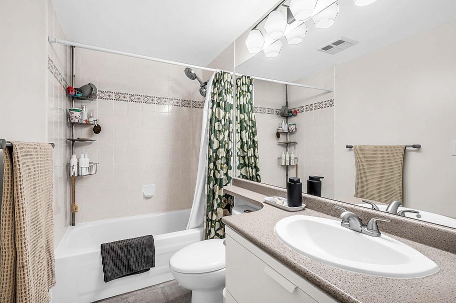 303 223 Mountain Highway North Vancouver, BC - 14