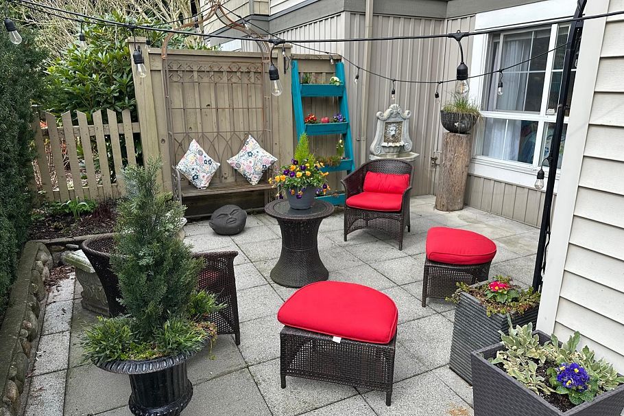 154 1100 E 29th Street North Vancouver, BC - 2