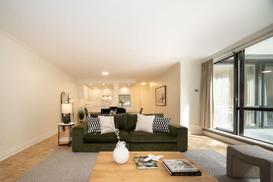 311 4900 Cartier Street Vancouver, BC - 3