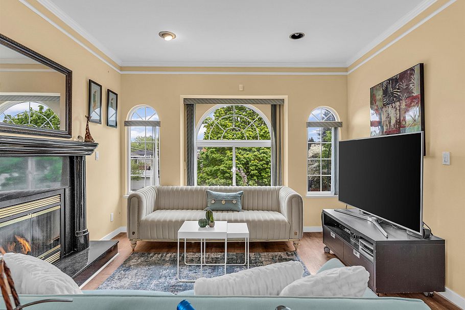 5323 Dumfries Street Vancouver, BC - 4