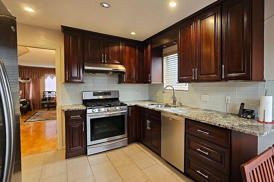 1308 E 62nd Avenue Vancouver, BC - 10