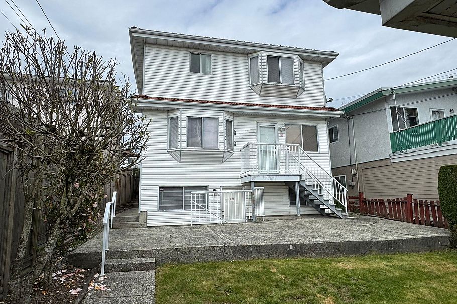 1308 E 62nd Avenue Vancouver, BC - 3