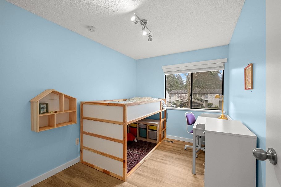81 1930 Cedar Village Crescent North Vancouver, BC - 23