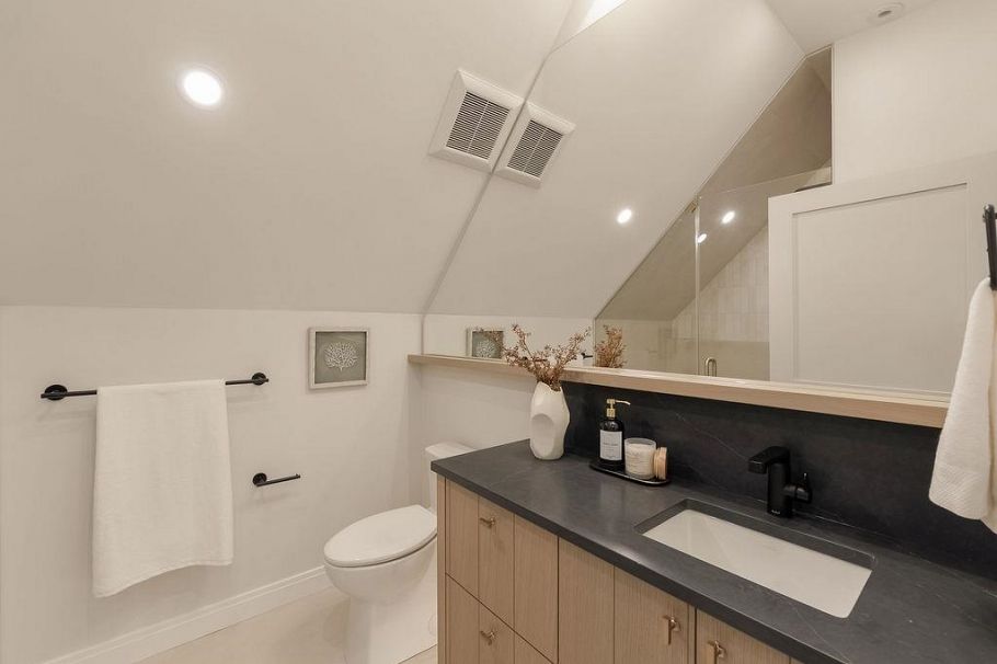 2542 Grant Street Vancouver, BC - 33