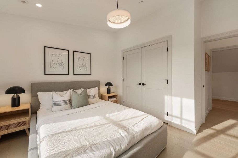 2542 Grant Street Vancouver, BC - 31
