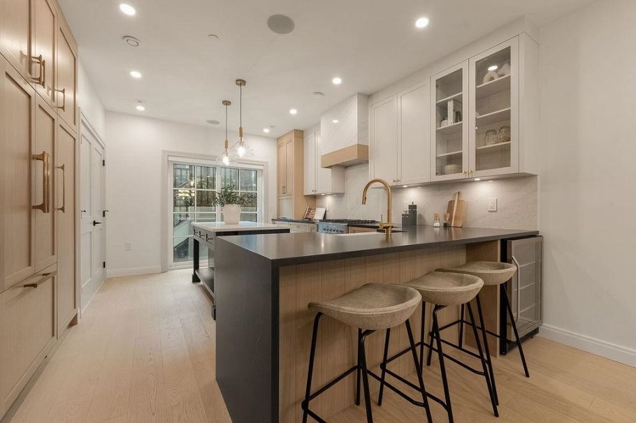 2540 Grant Street Vancouver, BC - 8