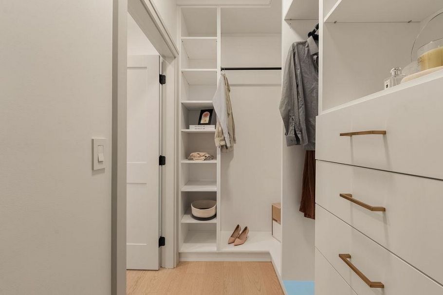 2540 Grant Street Vancouver, BC - 24