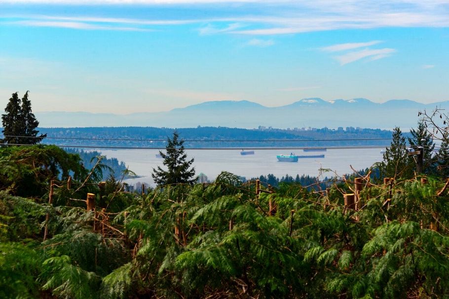 647 Blueridge Avenue North Vancouver, BC - 10