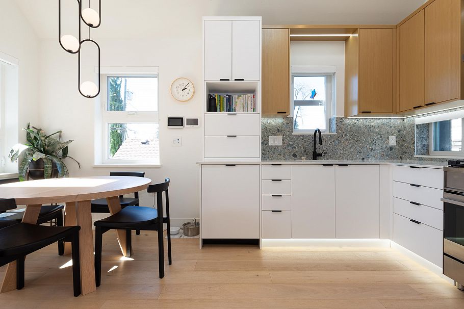 1346 E 11th Avenue Vancouver, BC - 9