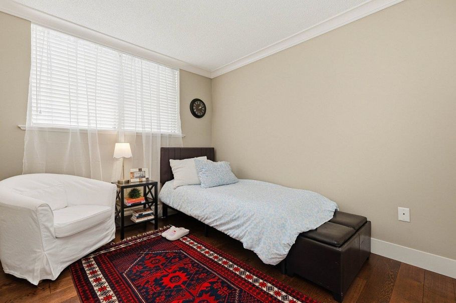 704 114 W Keith Road North Vancouver, BC - 18