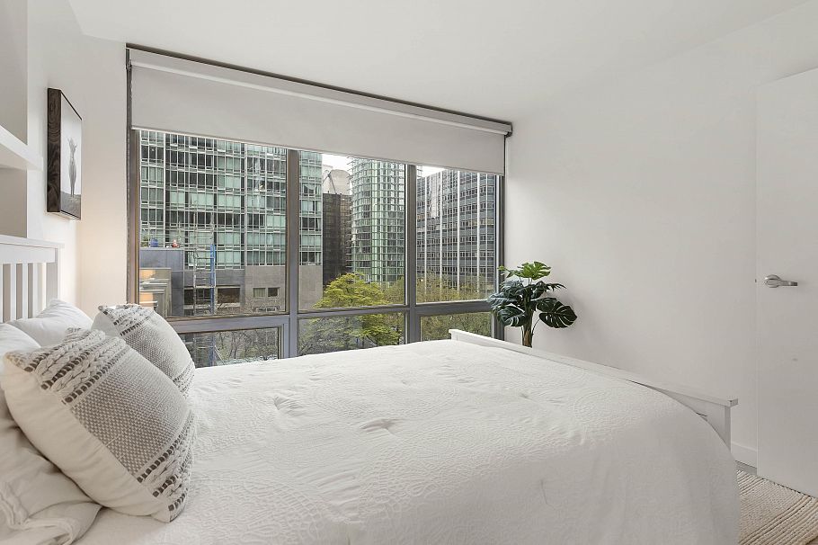 501 1200 W Georgia Street Vancouver, BC - 26