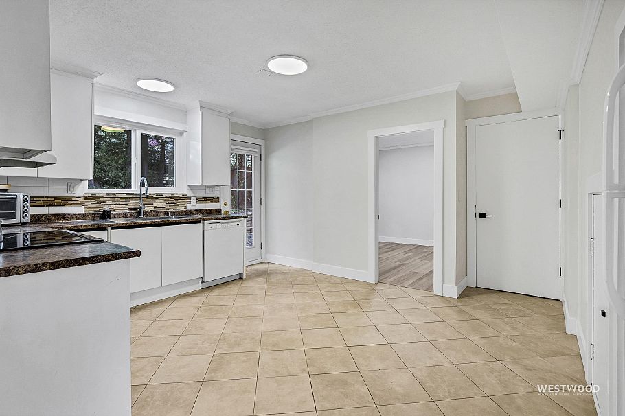 1422 Kilmer Road North Vancouver, BC - 31