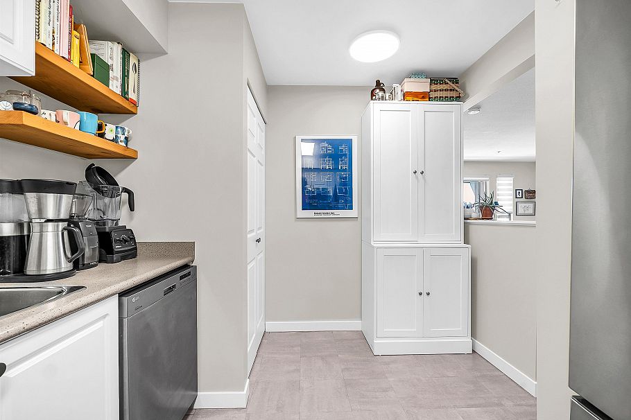 303 223 Mountain Highway North Vancouver, BC - 6