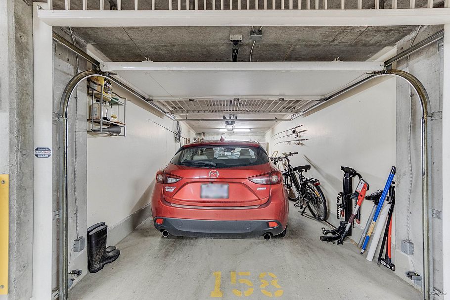 116 3600 Windcrest Drive North Vancouver, BC - 2