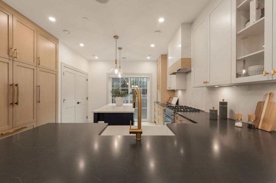 2540 Grant Street Vancouver, BC - 9