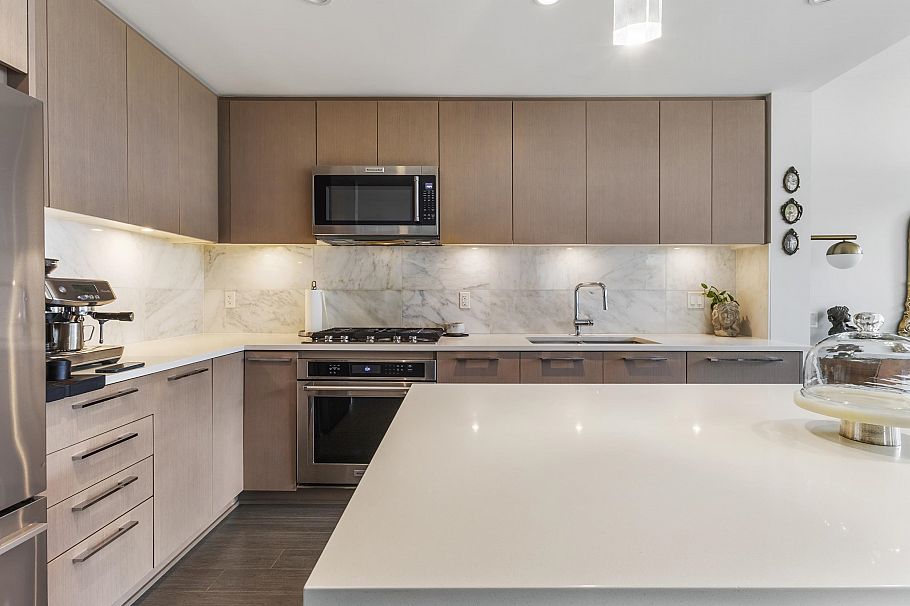 418 2651 Library Lane North Vancouver, BC - 24
