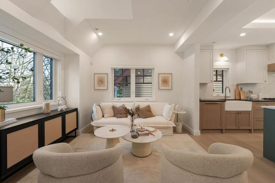 2542 Grant Street Vancouver, BC - 1