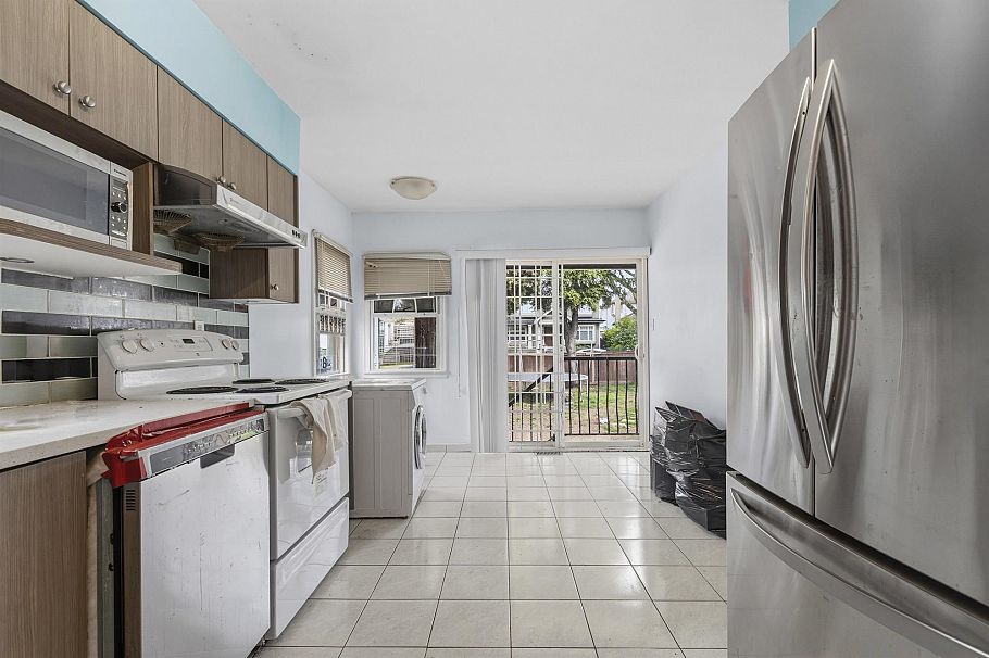 1479 W 57th Avenue Vancouver, BC - 10