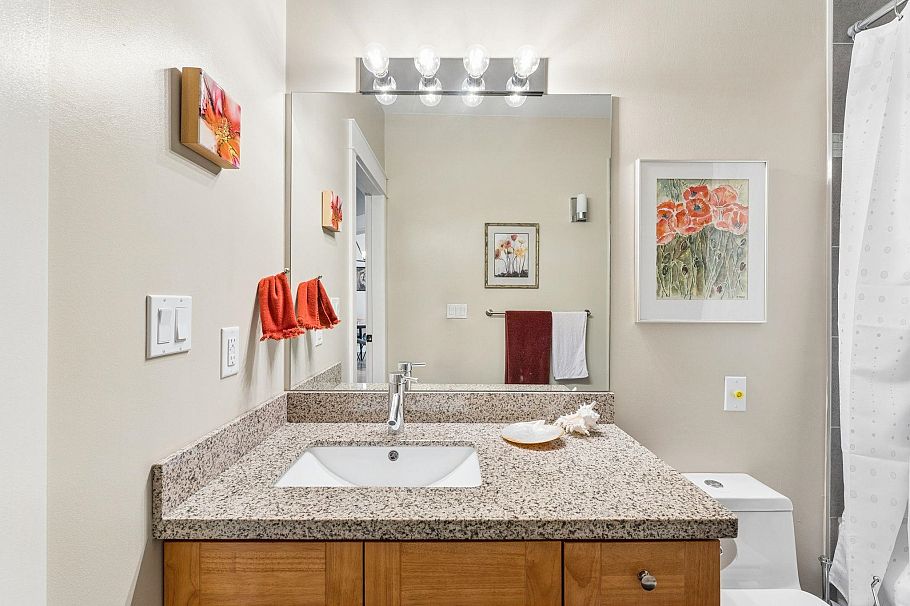 419 121 W 29th Street North Vancouver, BC - 20