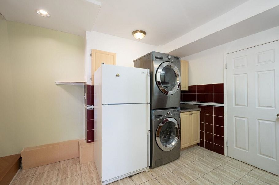 647 Blueridge Avenue North Vancouver, BC - 34