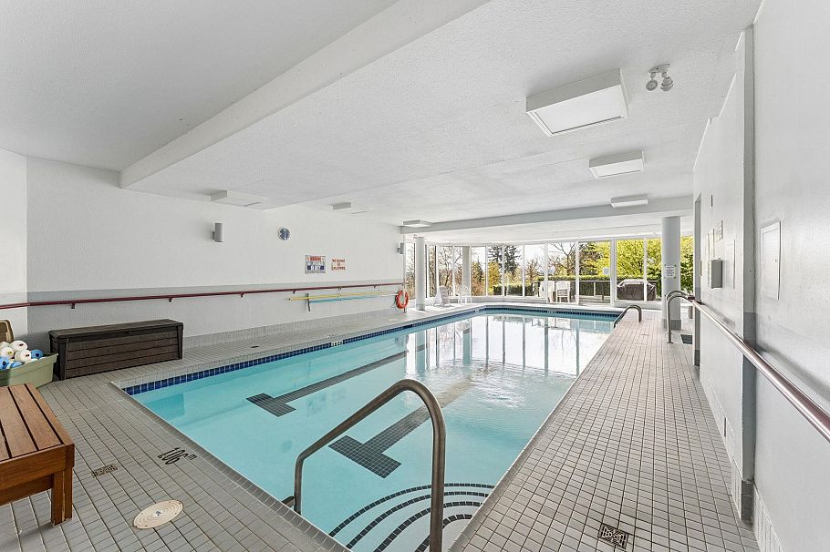 419 121 W 29th Street North Vancouver, BC - 24