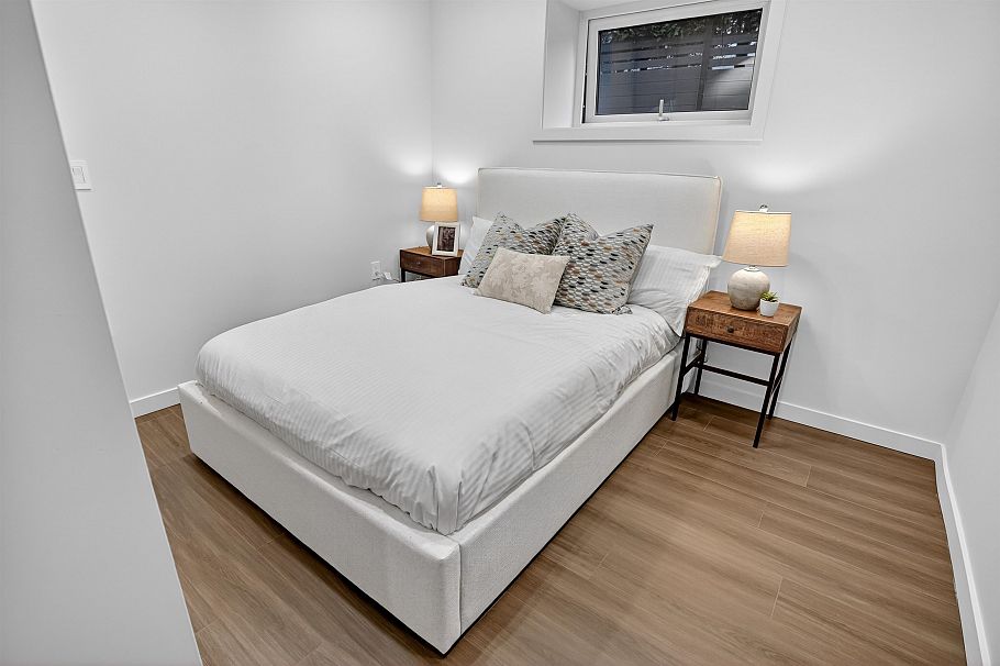 3546 W 35th Avenue Vancouver, BC - 22