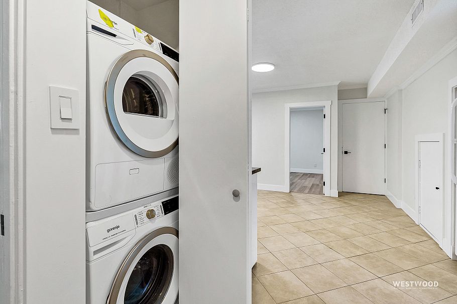 1422 Kilmer Road North Vancouver, BC - 36