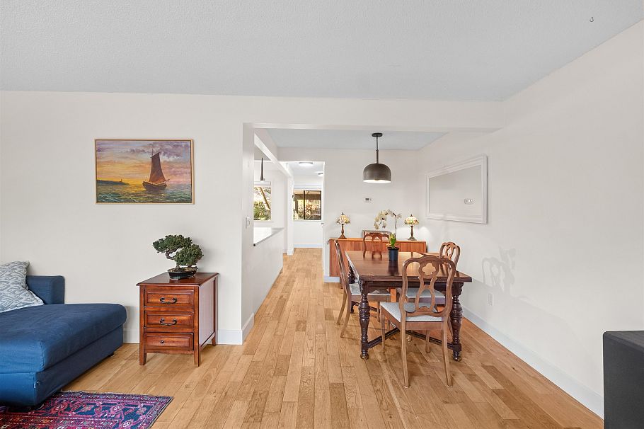 81 1930 Cedar Village Crescent North Vancouver, BC - 9
