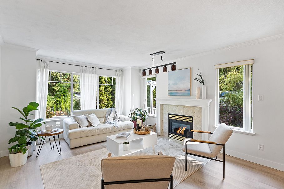 869 Seymour Boulevard North Vancouver, BC - 2