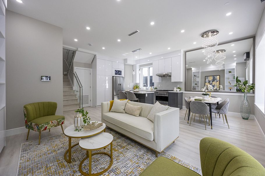 1 5808 Lanark Street Vancouver, BC - 5